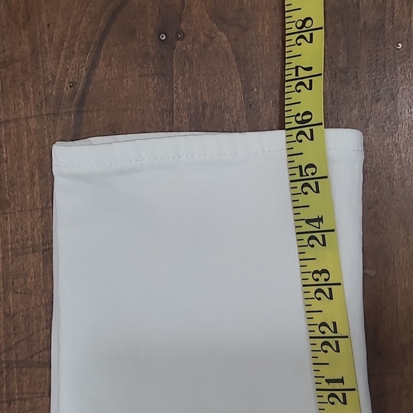 AG Adriana Goldschmied Jeans Women's sz 29R White Mid Rise Distressed Crop Jean - Picture 10 of 10